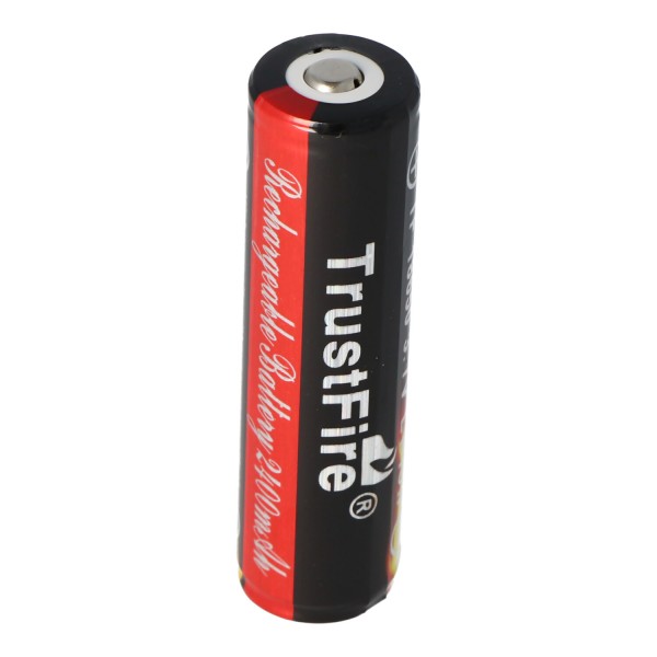 Trustfire 18650 2400 mAh 3,7 V beveiligd, let op afmetingen 68,5 x 18,3 mm
