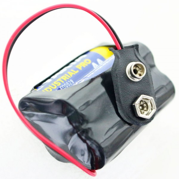 6 volt batterij geschikt voor Hitag lockersloten, bestaande uit vier Varta-batterijen, inclusief connector