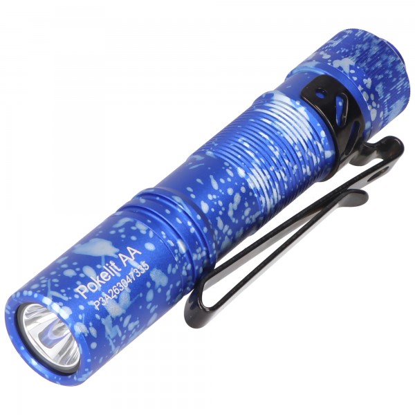 AceBeam Pokelit AA LED zaklamp in blauwe camouflage look, 550 lumen, inclusief 14500 Li-Ion 920mAh batterij met USB-C aansluiting